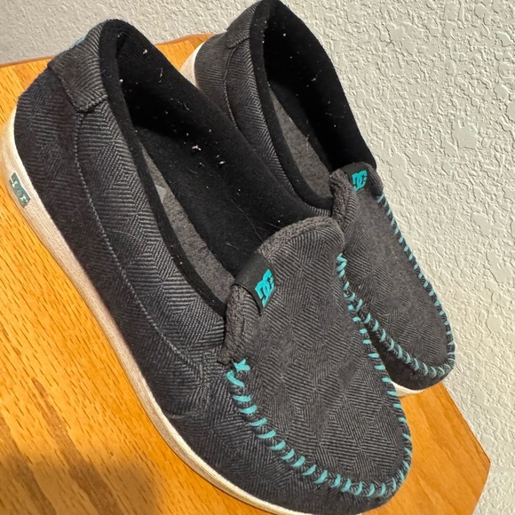 DC Black and Teal Men's Shoes - Picture 1 of 2
